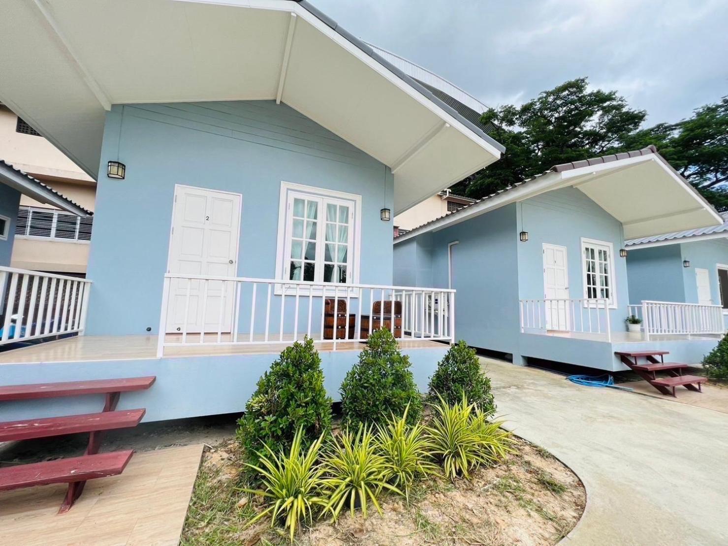 บ้านพักดีมีทรัพย์ Baan Pakdee Meesub Uthai Thani Exteriér fotografie